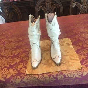 Gianni Bini Tan Upper Leather Boots.  Size 8M.  New 🥰